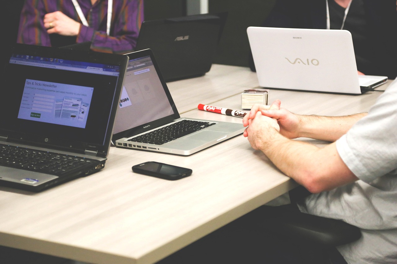Équipe de développeurs web Tekio créant des sites internet professionnels pour entreprises ambitieuses